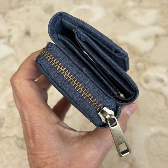 Roots 73 RFID Vegan Leather Compact Tri-Fold Wallet - Picture 6 of 15